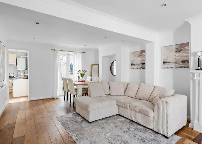 Kensington Two Floor Mews House